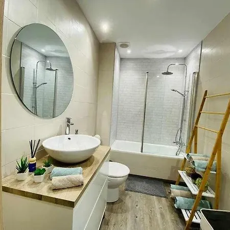 Playa Wabi Апартаменты Фуэнхирола